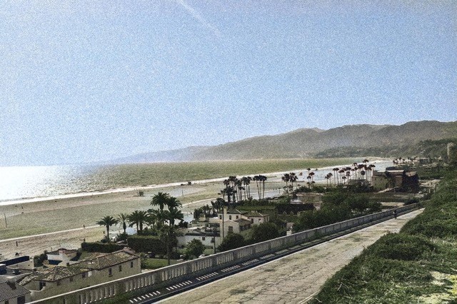 这个人工智能网站不简单,免费帮黑白照快速上色!设计神器