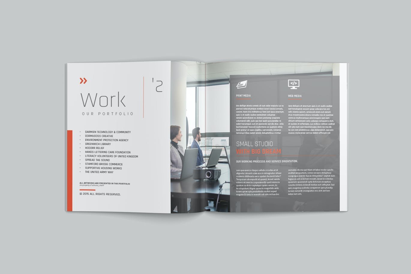 经典黑红色方形企业宣传册/公司简介手册设计素材