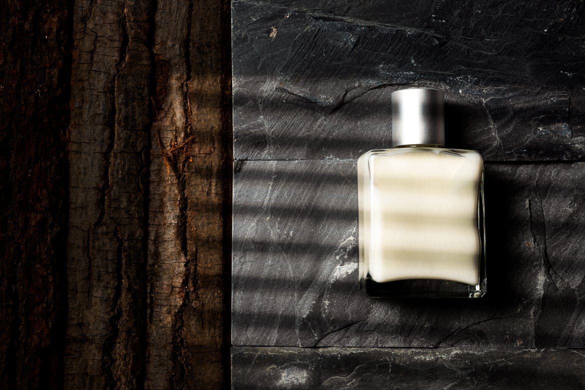 高品质真实场景高端化妆品包装设计VI样机PSD素材