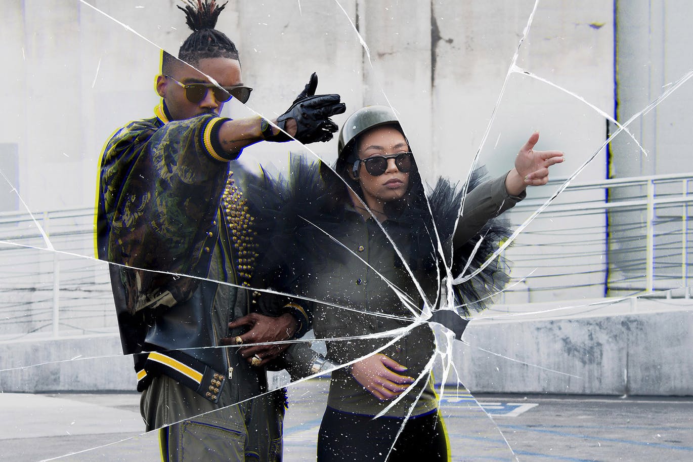 为你一键生成破碎玻璃镜子照片PS动作预设