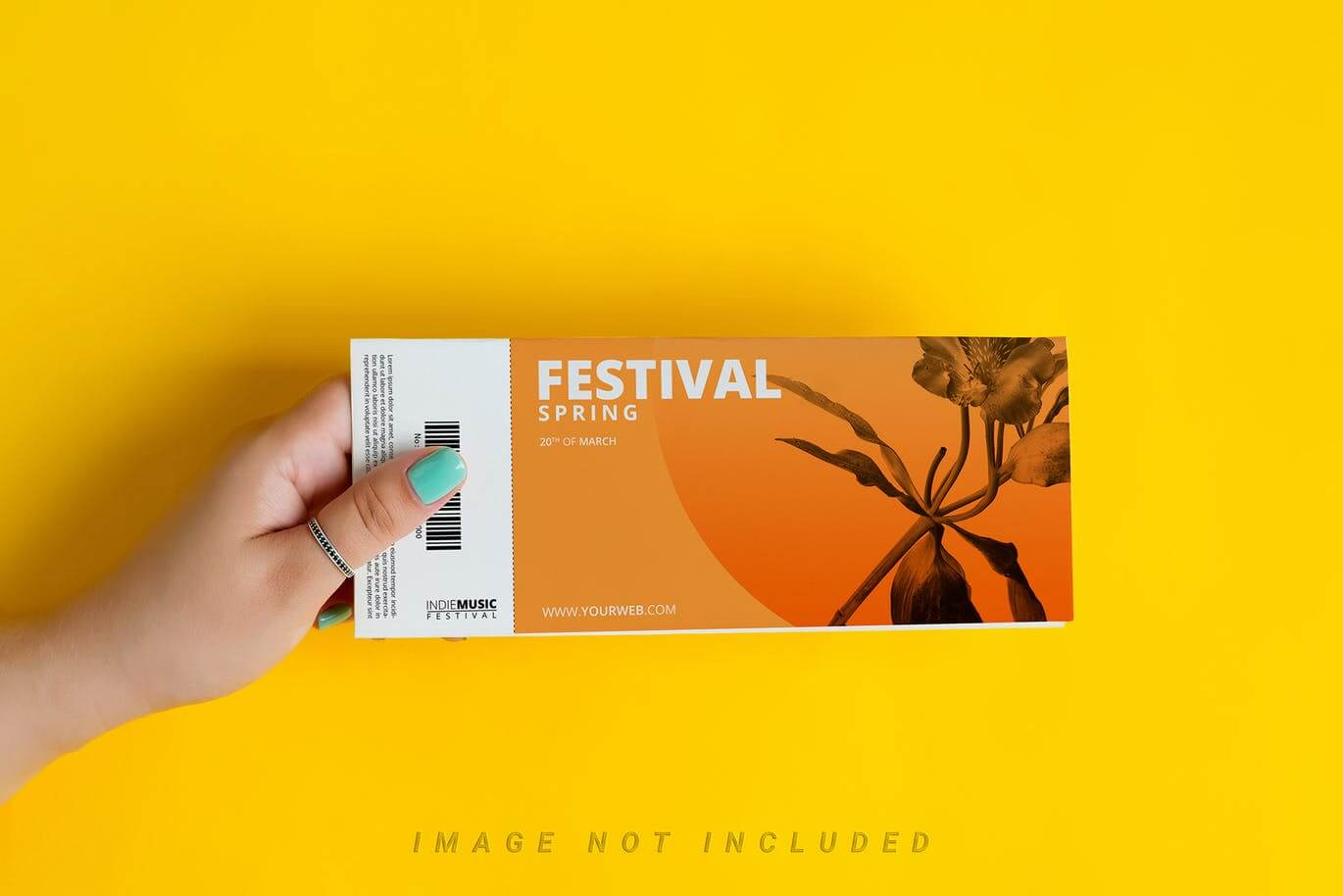 简约好用手持海报门票入场券VI设计PSD样机素材模板