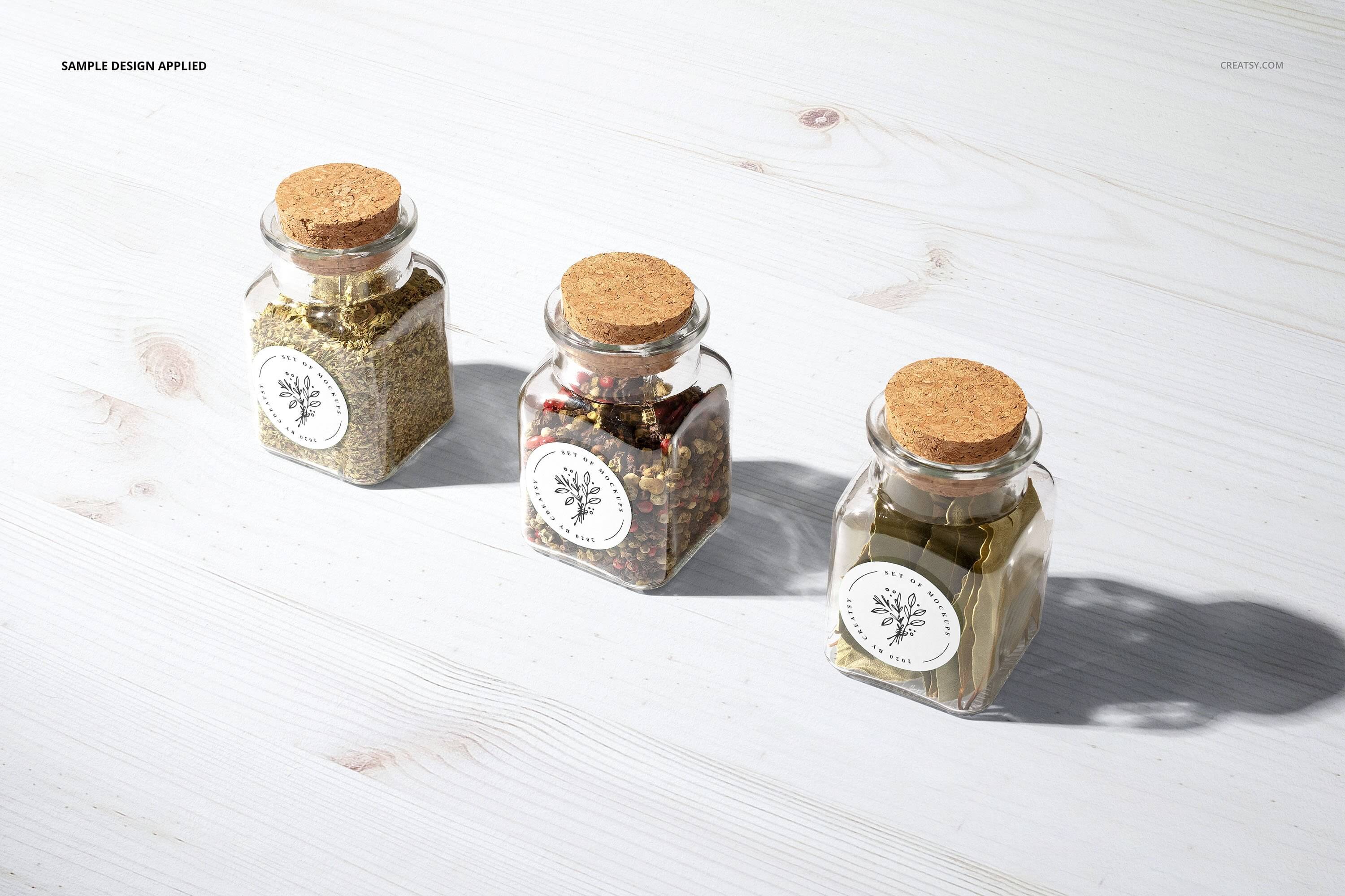 一套非常高级的香料罐圆形标签样机PSD素材合集