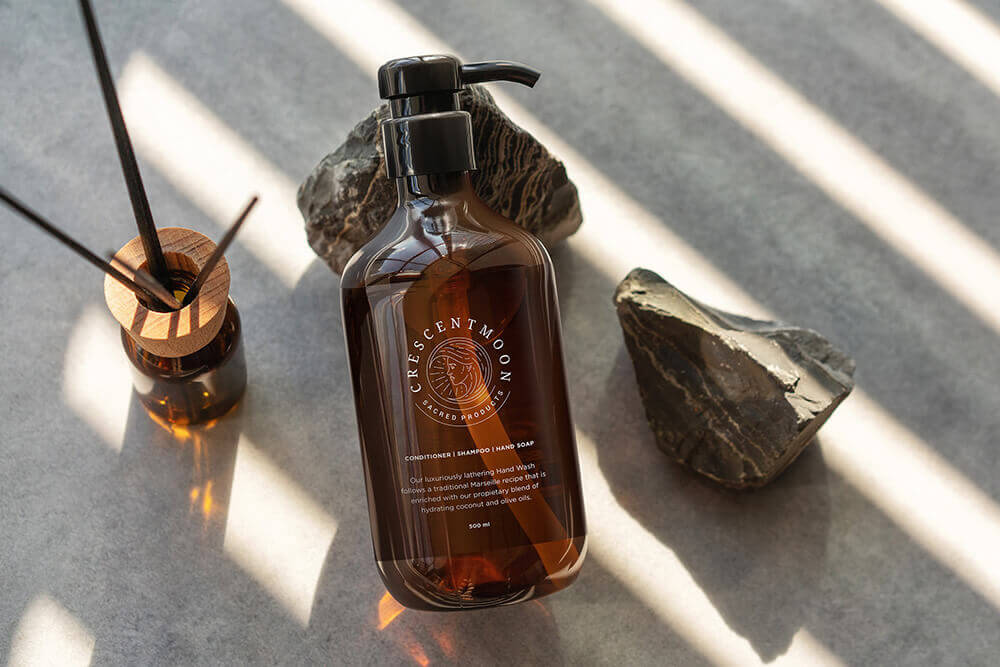 高端化妆品包装瓶品牌设计PSD样机素材包