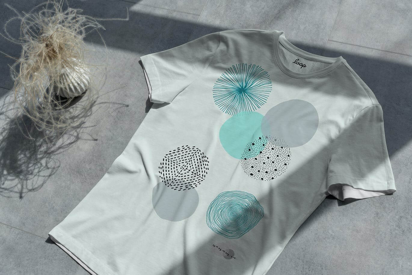 10个高端真实有逼格的T恤服装VI样机PSD素材包