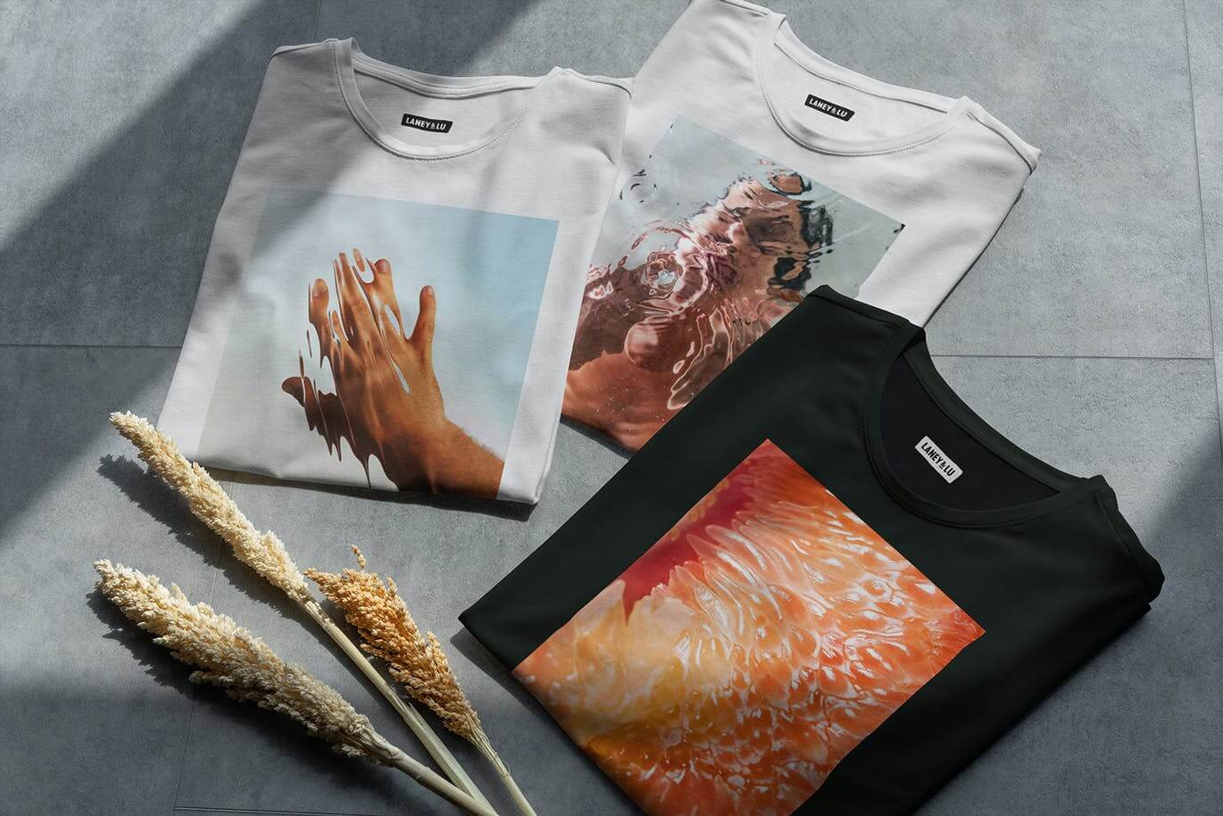 10个高端真实有逼格的T恤服装VI样机PSD素材包