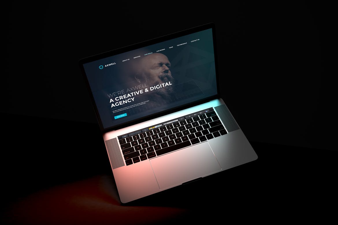 一套高品质深色背景Macbook电脑PSD样机素材