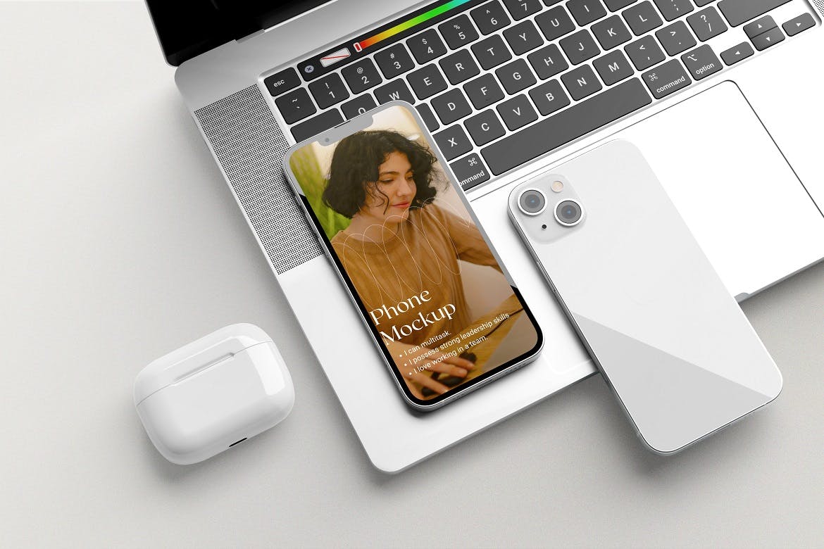 iPhone 13 柔光场景组合手机PSD样机素材