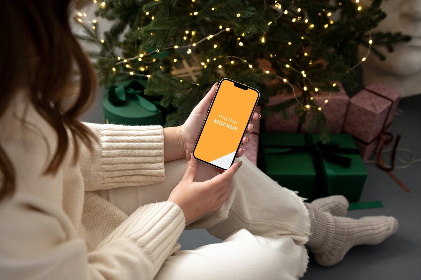 iPhone 13 Pro Max圣诞节主题样机素材