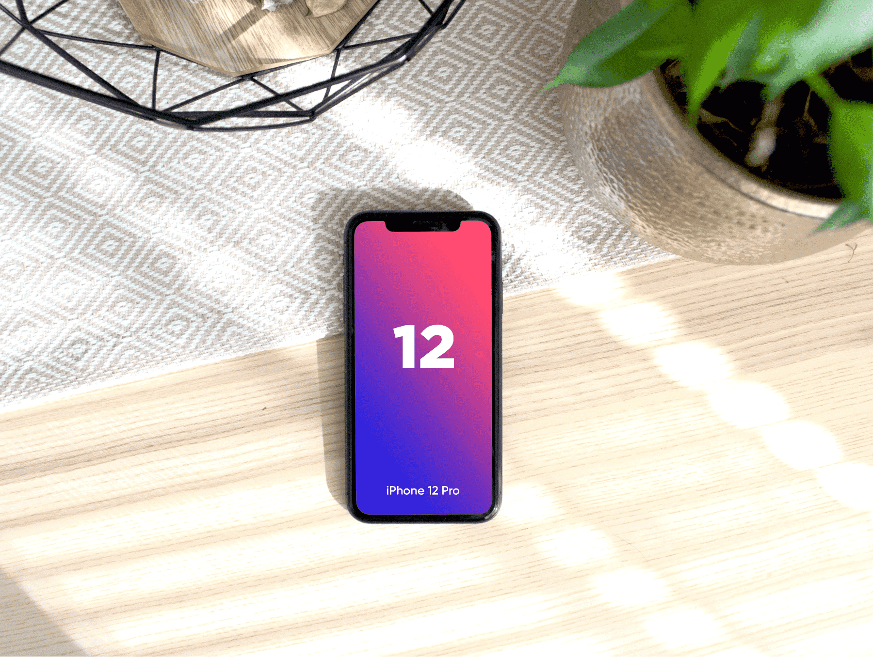 10个不同场景iPhone 12逼真样机PSD素材