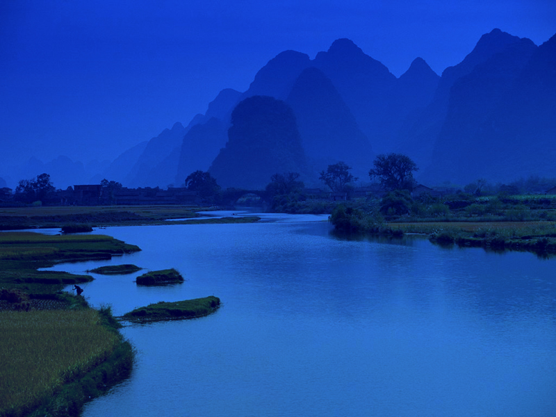 PS色彩平衡工具修复偏蓝风景照片