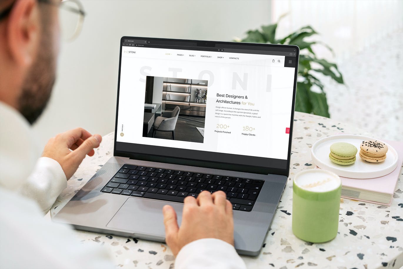 2021新款MacBook Pro电脑样机PSD模型