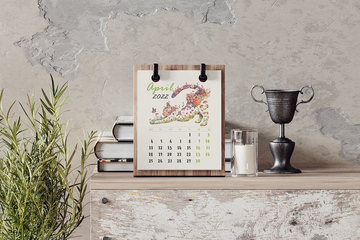 木制底座上的简单台历PSD样机