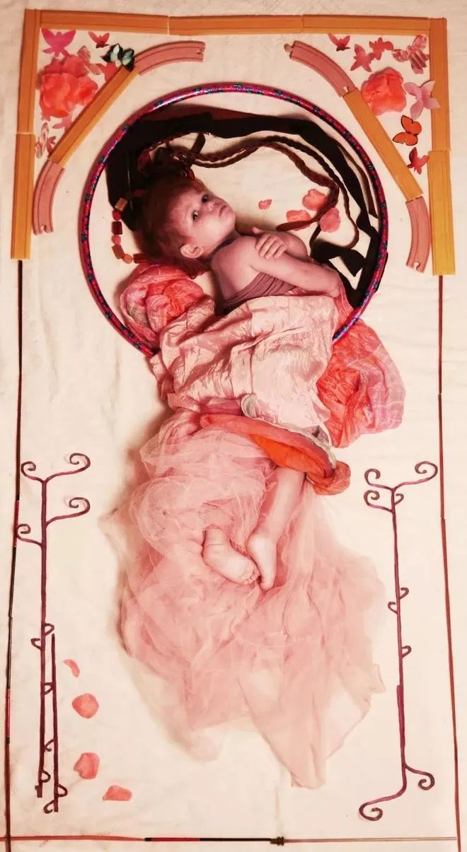 她把孩子拍成了世界名画！