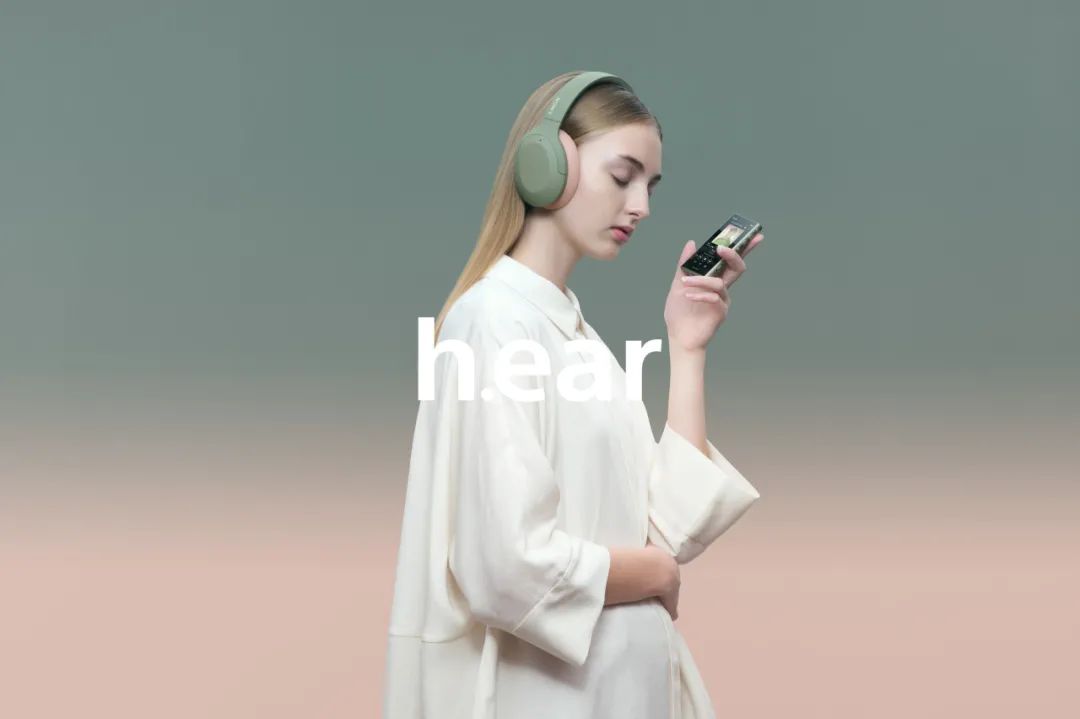 索尼耳机的这波广告,真是太养眼了!