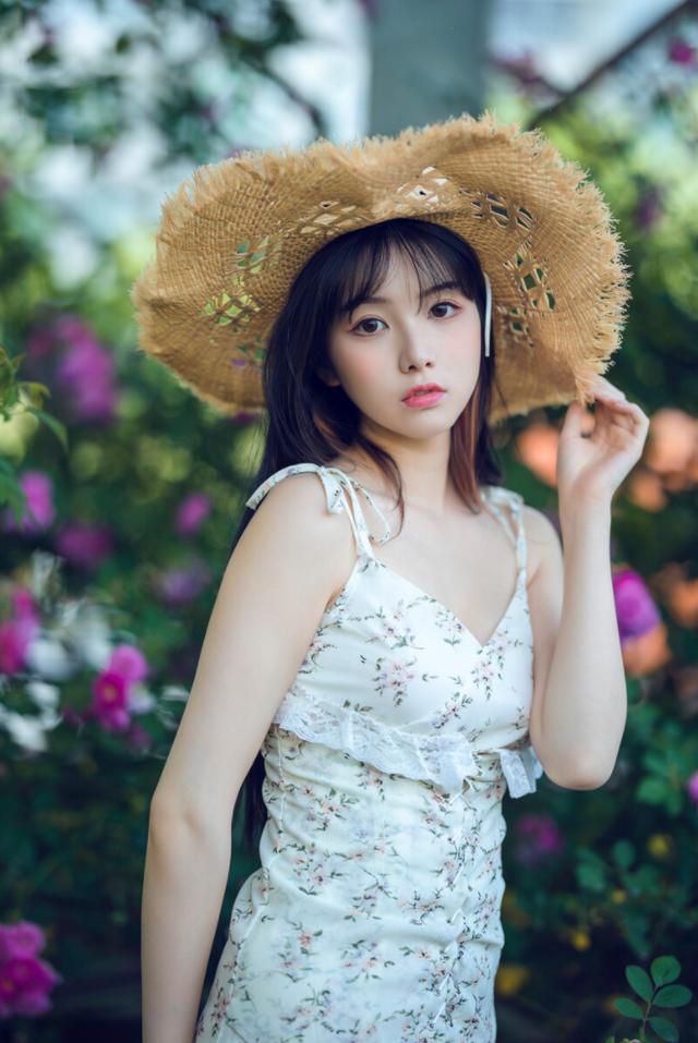 把剪刀手放下来拍照更好看，10个拍照手的好看姿势送给你