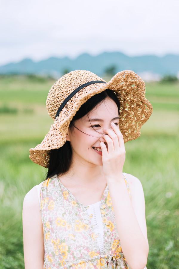 把剪刀手放下来拍照更好看，10个拍照手的好看姿势送给你