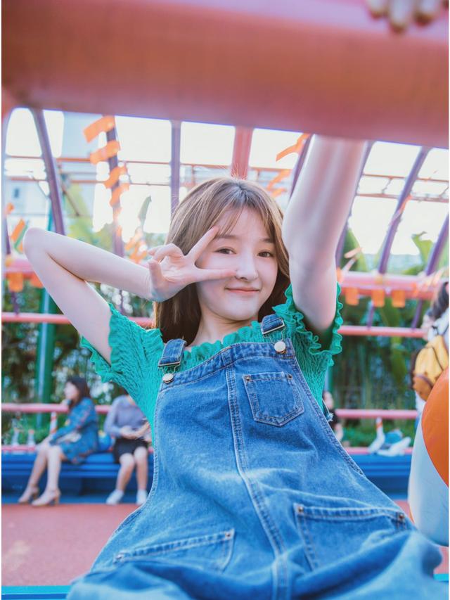 拒绝拍照不自然，9个通用拍照姿势帮你拍照自然美美的