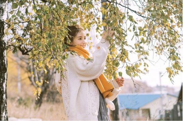 10个经典拍照姿势拍照简单好看，喜欢拍照的学起来