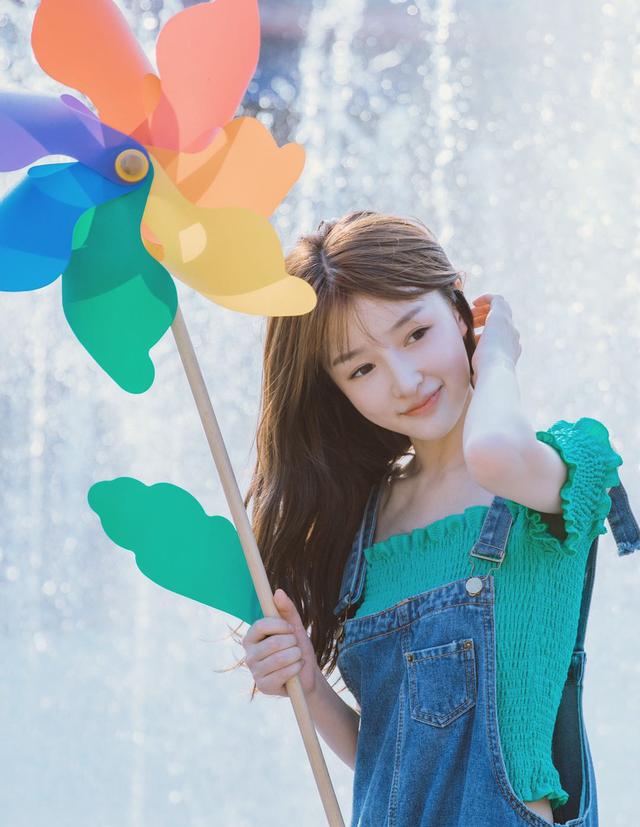 拒绝拍照不自然，9个通用拍照姿势帮你拍照自然美美的