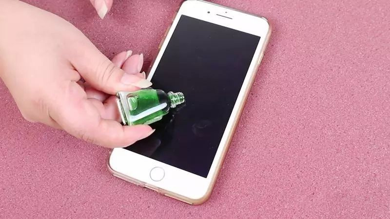 清洁你的手机屏幕，这几个方法最好不要用！