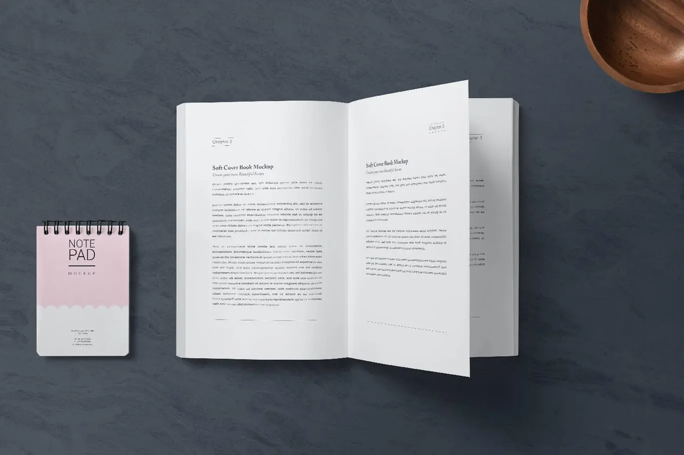 软书籍封面设计展示PSD样机素材