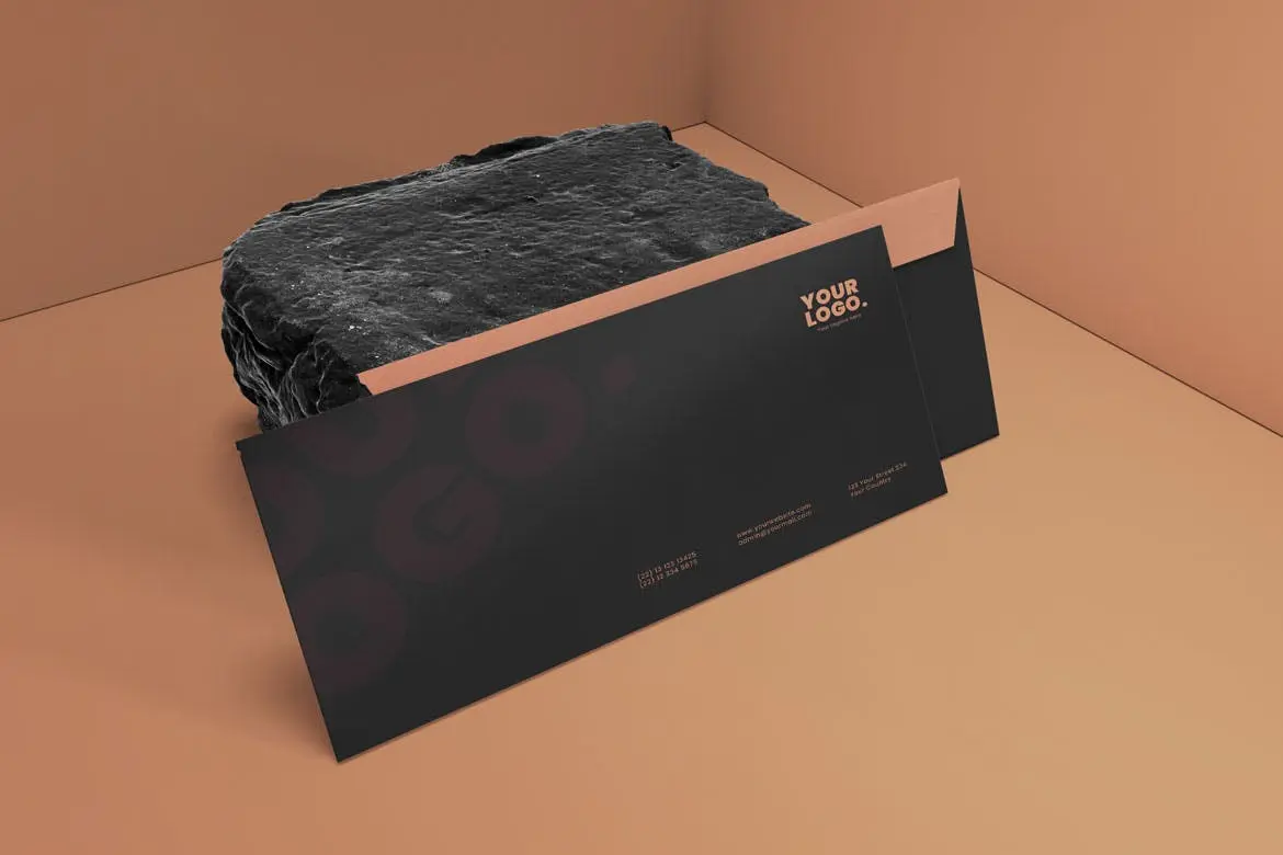 黑色信封设计品牌展示PSD样机素材