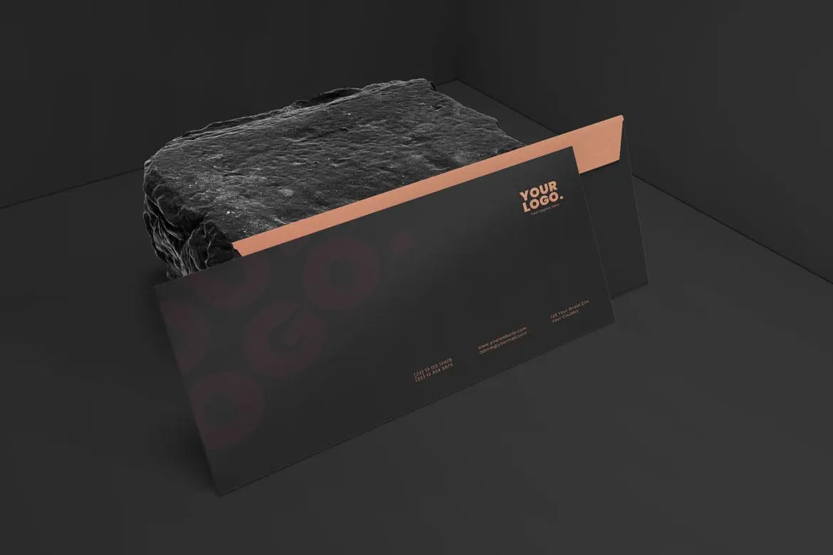 黑色信封设计品牌展示PSD样机素材