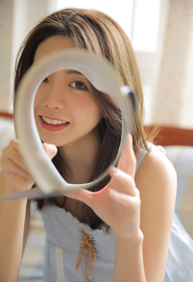 摄影技巧：9个简单实用的拍照技巧，让你宅家也能拍美照