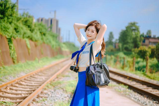 不会拍照有烦恼？3个技巧5个姿势，满足你的日常拍照所需