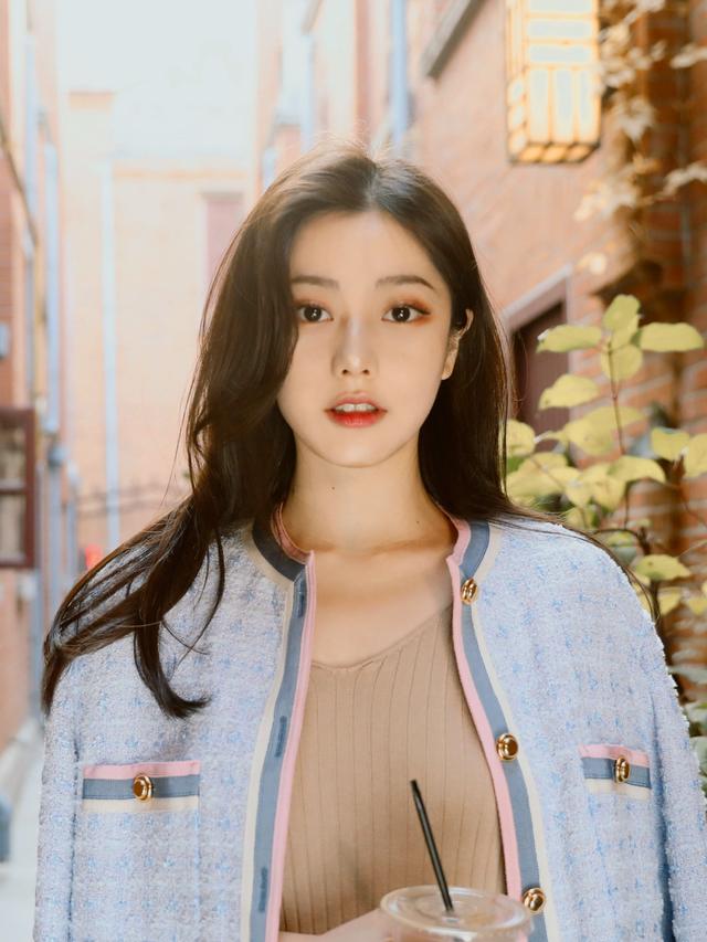 拍照怎么摆姿势好看，12个拍照姿势实用自然还好看