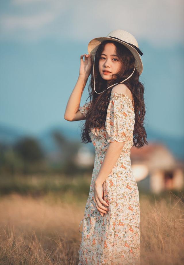 把剪刀手放下来拍照更好看，10个拍照手的好看姿势送给你