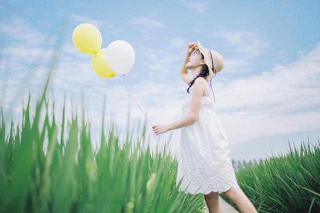 拍照紧张还不会凹造型？9个拍照技巧帮你拍照自然好看