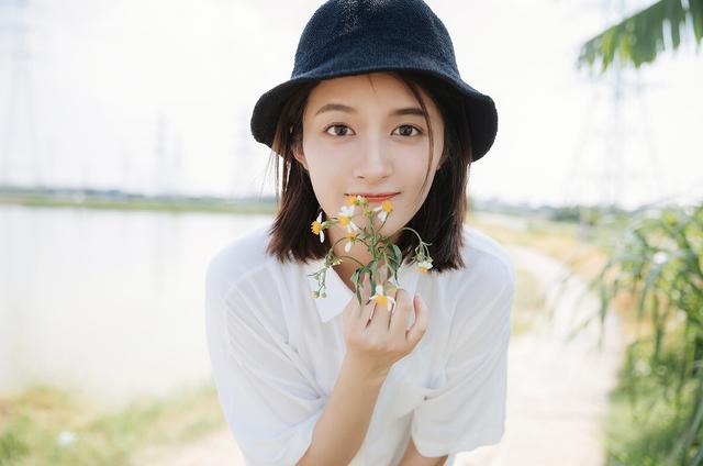 拍照紧张还不会凹造型？9个拍照技巧帮你拍照自然好看