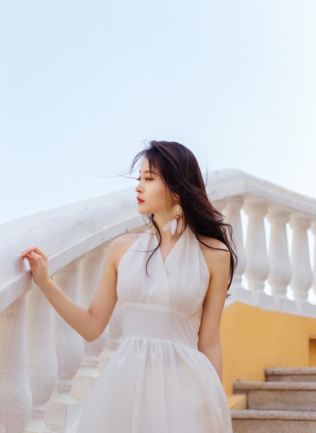 怎么拍照好看?这8个拍照姿势怎么拍都很美!