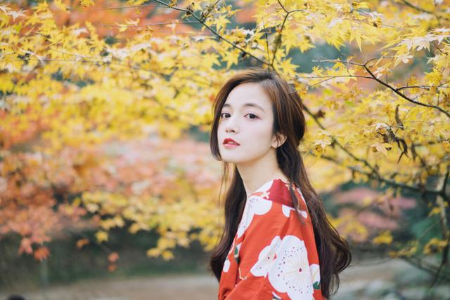 拍照紧张还不会凹造型？9个拍照技巧帮你拍照自然好看