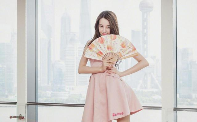 10个经典拍照姿势拍照简单好看，喜欢拍照的学起来