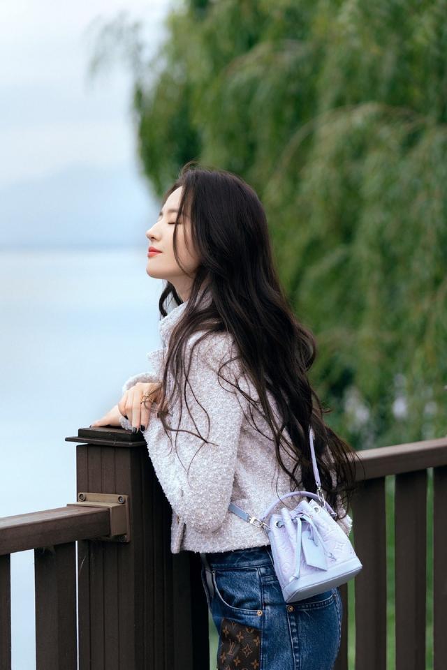 跟着刘亦菲学习拍照思路,8个万能技巧日常拍照同样适用