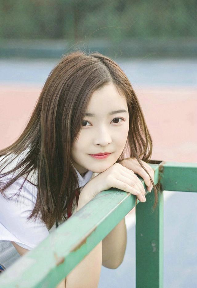 拍照紧张还不会凹造型？9个拍照技巧帮你拍照自然好看