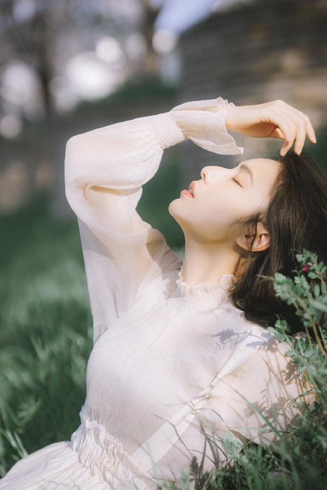 日常拍照、旅行拍照、这13个拍照姿势拍照自然又好看