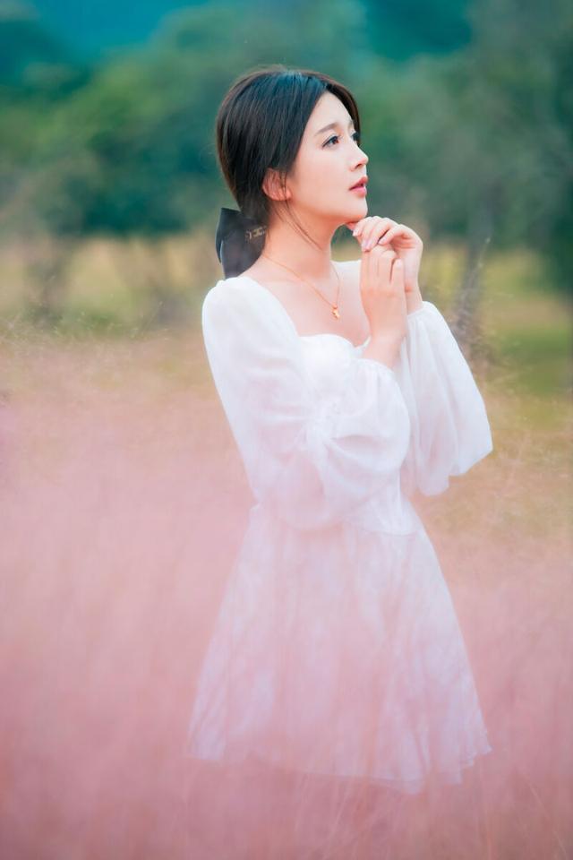 单人拍照学习9个拍照姿势,一个人拍照不呆板很漂亮