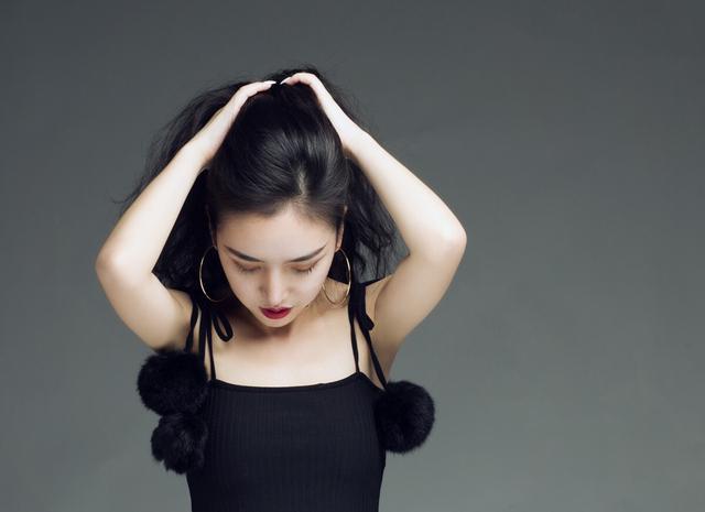 人像拍照怎样瘦还好看,8个拍照姿势技巧要学会