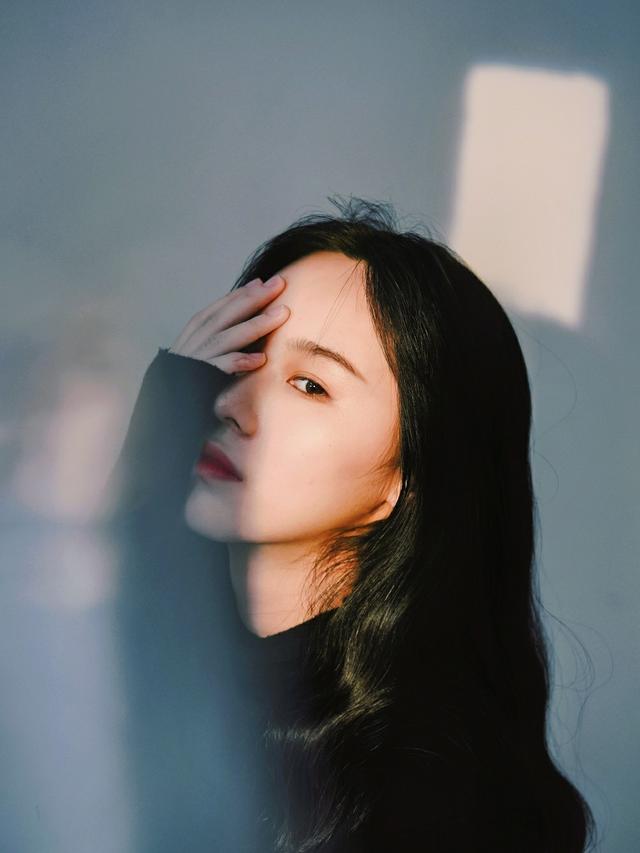 拒绝拍照单调,9个拍照好看姿势,高端大气又好看