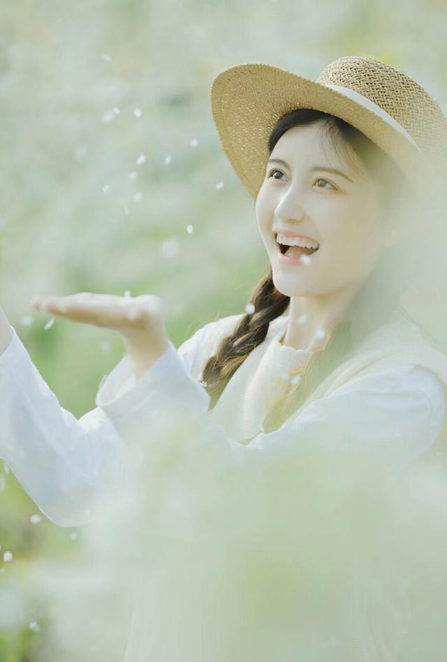 好看的写真照如何拍,用这9个姿势拍出满满文艺高级感