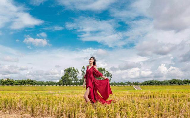 一个人照着以下姿势拍,拍出自然漂亮的人像不成难题