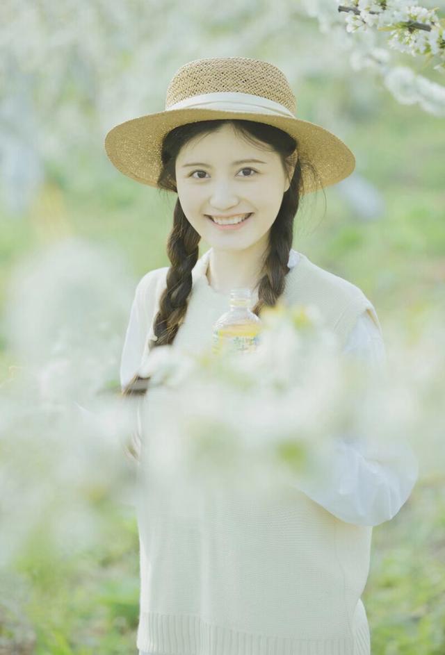 好看的写真照如何拍,用这9个姿势拍出满满文艺高级感