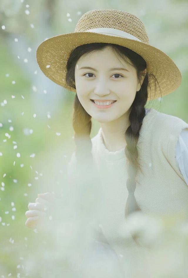 好看的写真照如何拍,用这9个姿势拍出满满文艺高级感