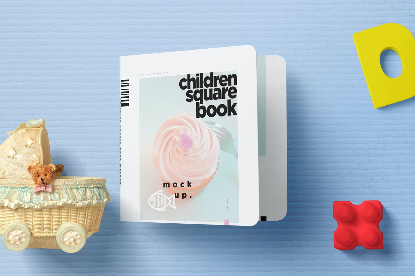 方形儿童卡通书本PSD样机素材