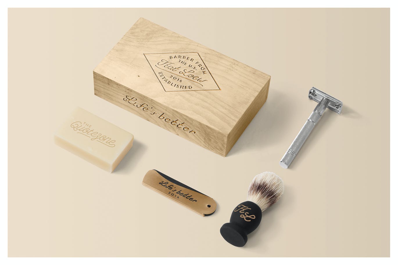 制作精美的化妆品场景包装PSD样机素材