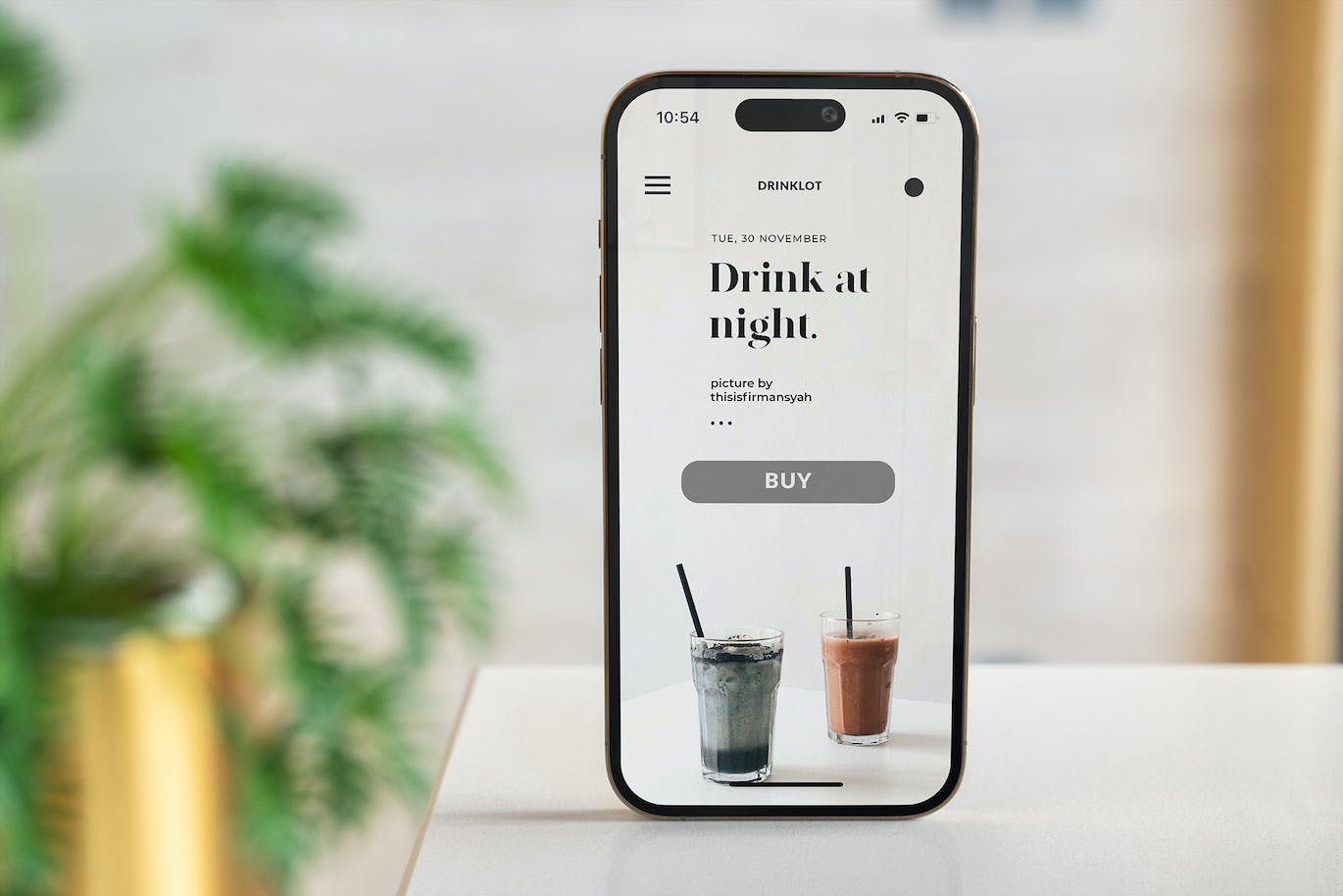 真实使用场景iPhone 14 Pro界面手机PSD样机素材