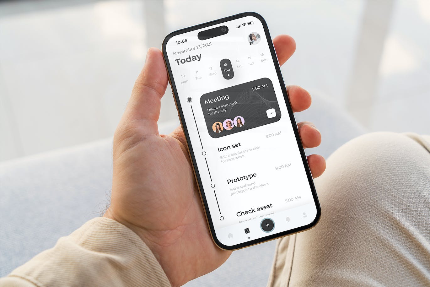 真实使用场景iPhone 14 Pro界面手机PSD样机素材